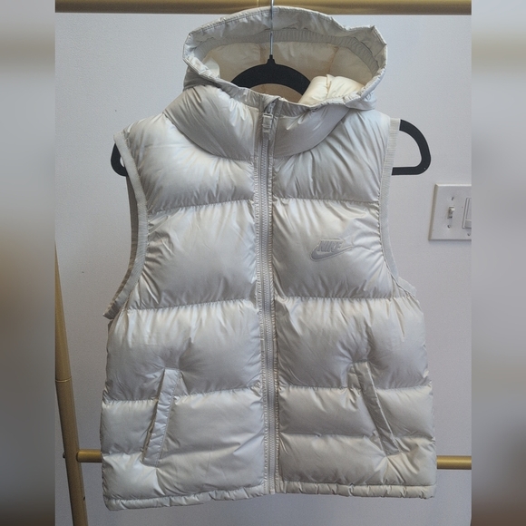 Nike Kid's White Therma Fit Puffer Vest Size Large NWOT